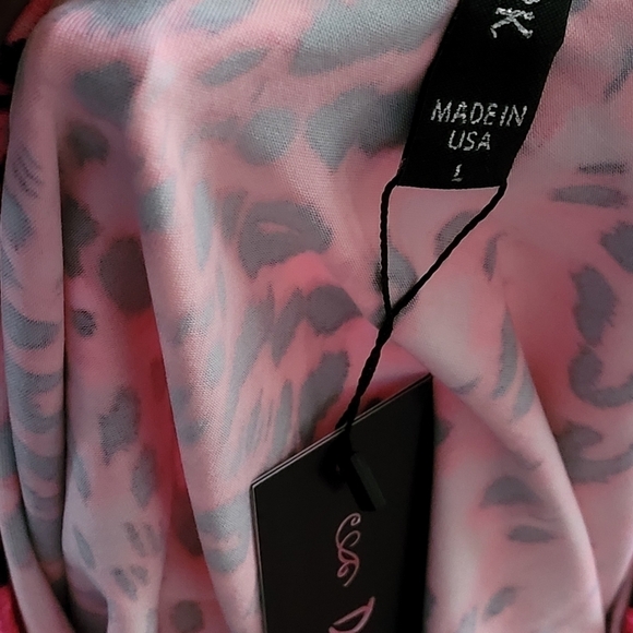 Boutique Long Sleeve Animal Print Bodysuit Stretch Deep V-Neck - Picture 11 of 12